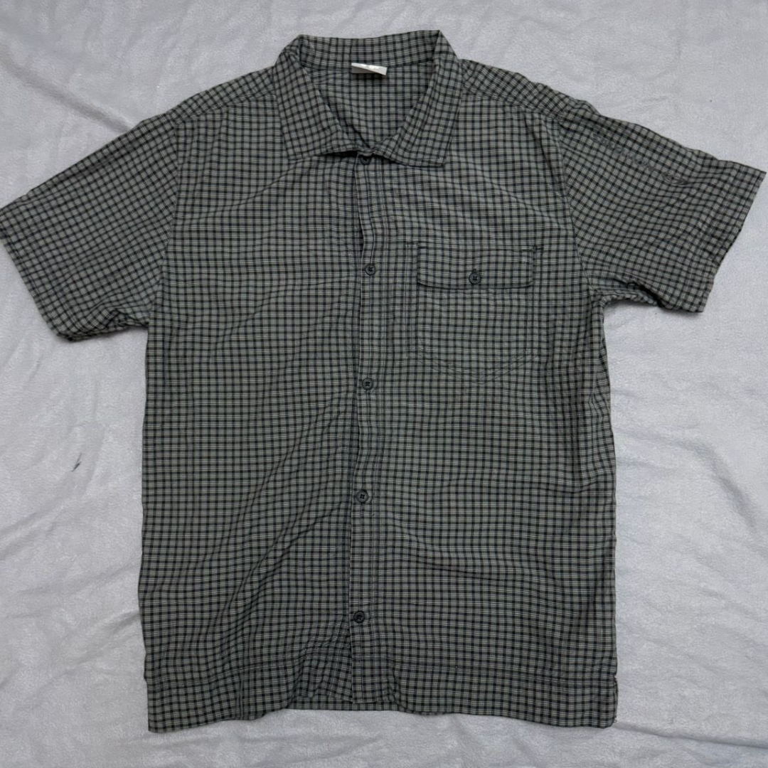 a- SALOMON BUTTONED UP SHIRT