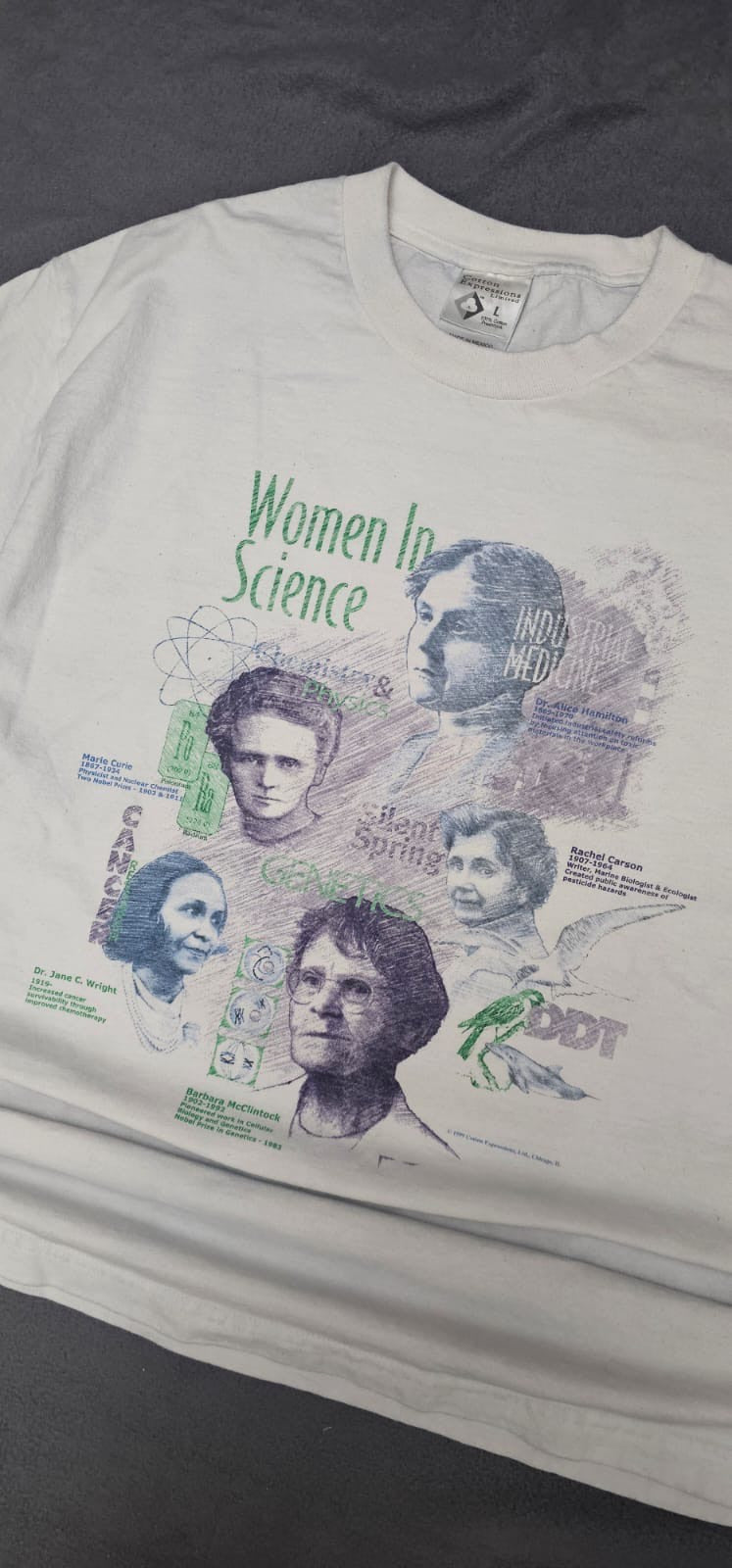 WOMEN IN SCIENCE GRAPHIC TEE