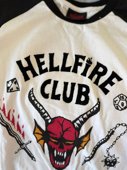 1-b HELLFIRE CLUB STRANGER THINGS