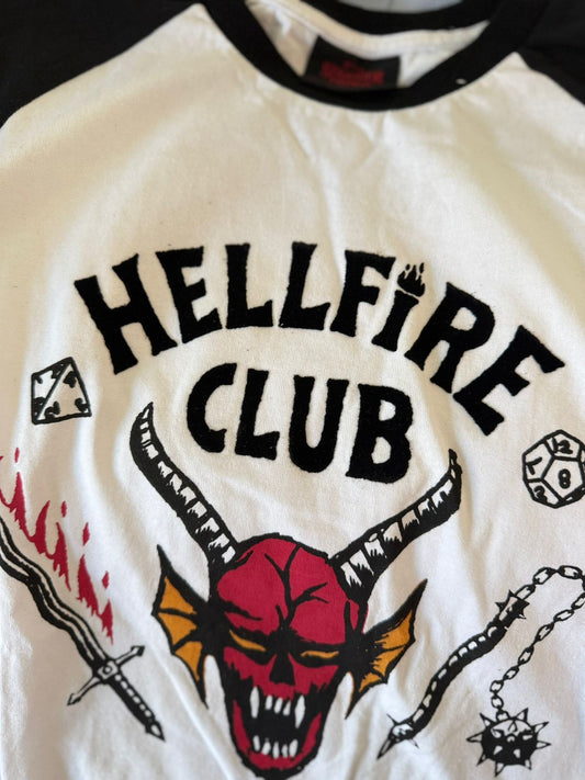 1-b HELLFIRE CLUB STRANGER THINGS