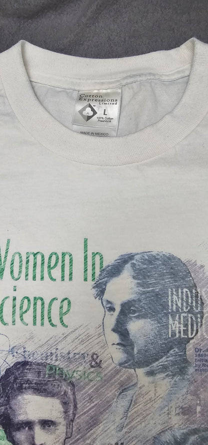 WOMEN IN SCIENCE GRAPHIC TEE